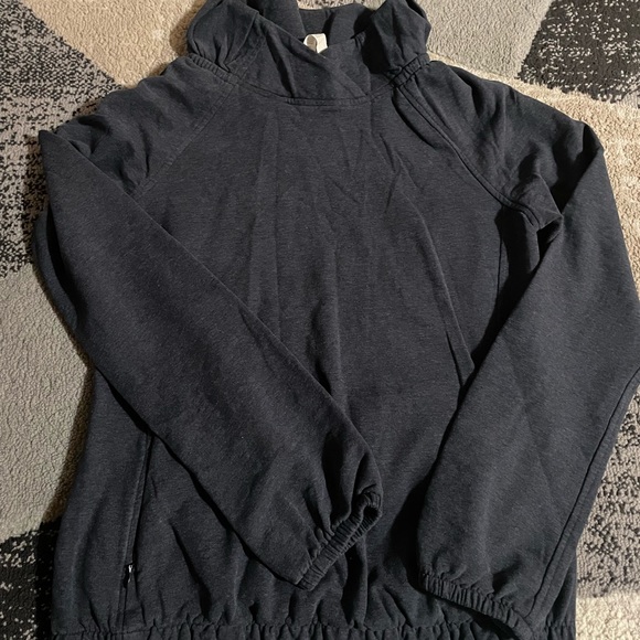Lululemon sweatshirt - Picture 1 of 5